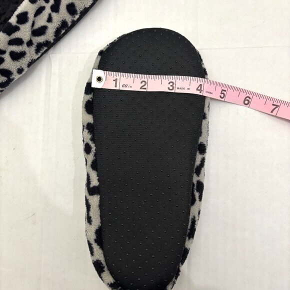Isaac Mizrahi Leopard Print Fuzzy Sherpa Lining Slippers - Black & Gray - Picture 6 of 6
